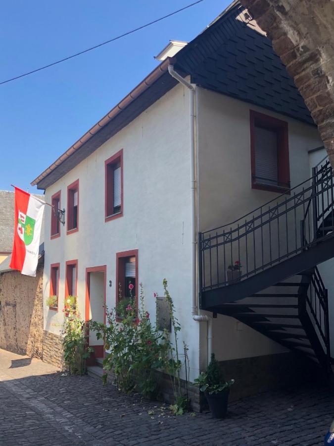 Mosel-goetterlay *